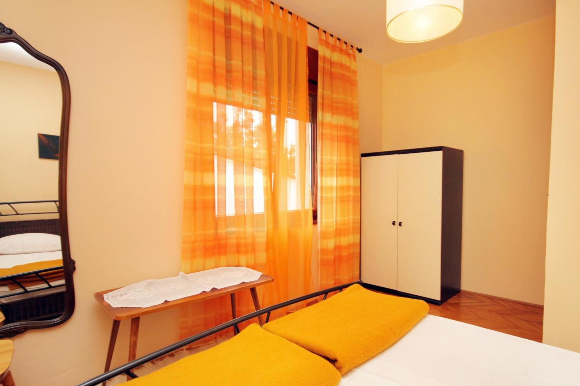 Apartments With A Parking Space Novi Vinodolski - 2423 ห้อง รูปภาพ